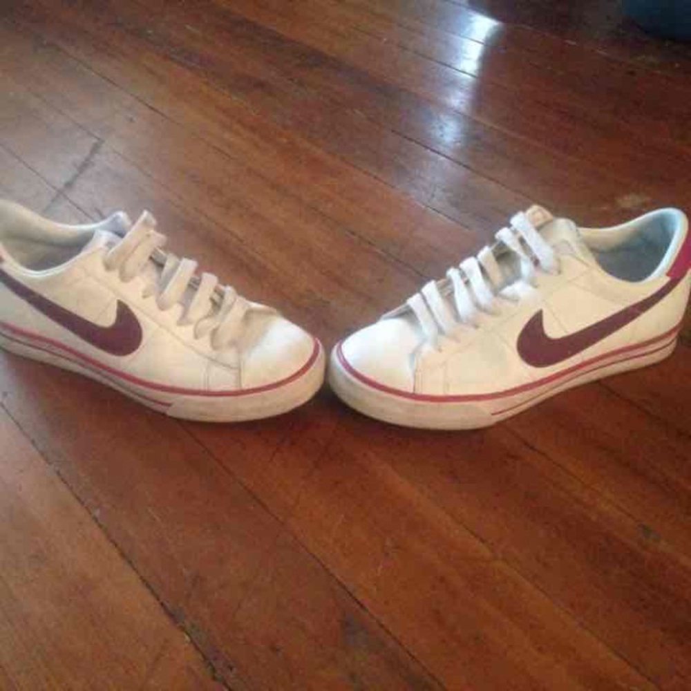 Nike womens size 8 cute